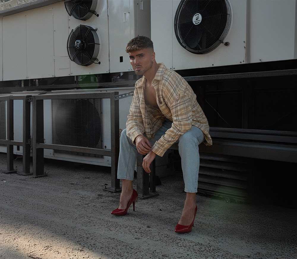 Men in high heels - Sign us up!